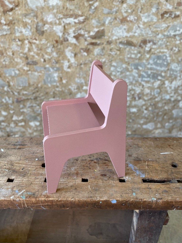 Chaise pour enfant en médium upcyclé
